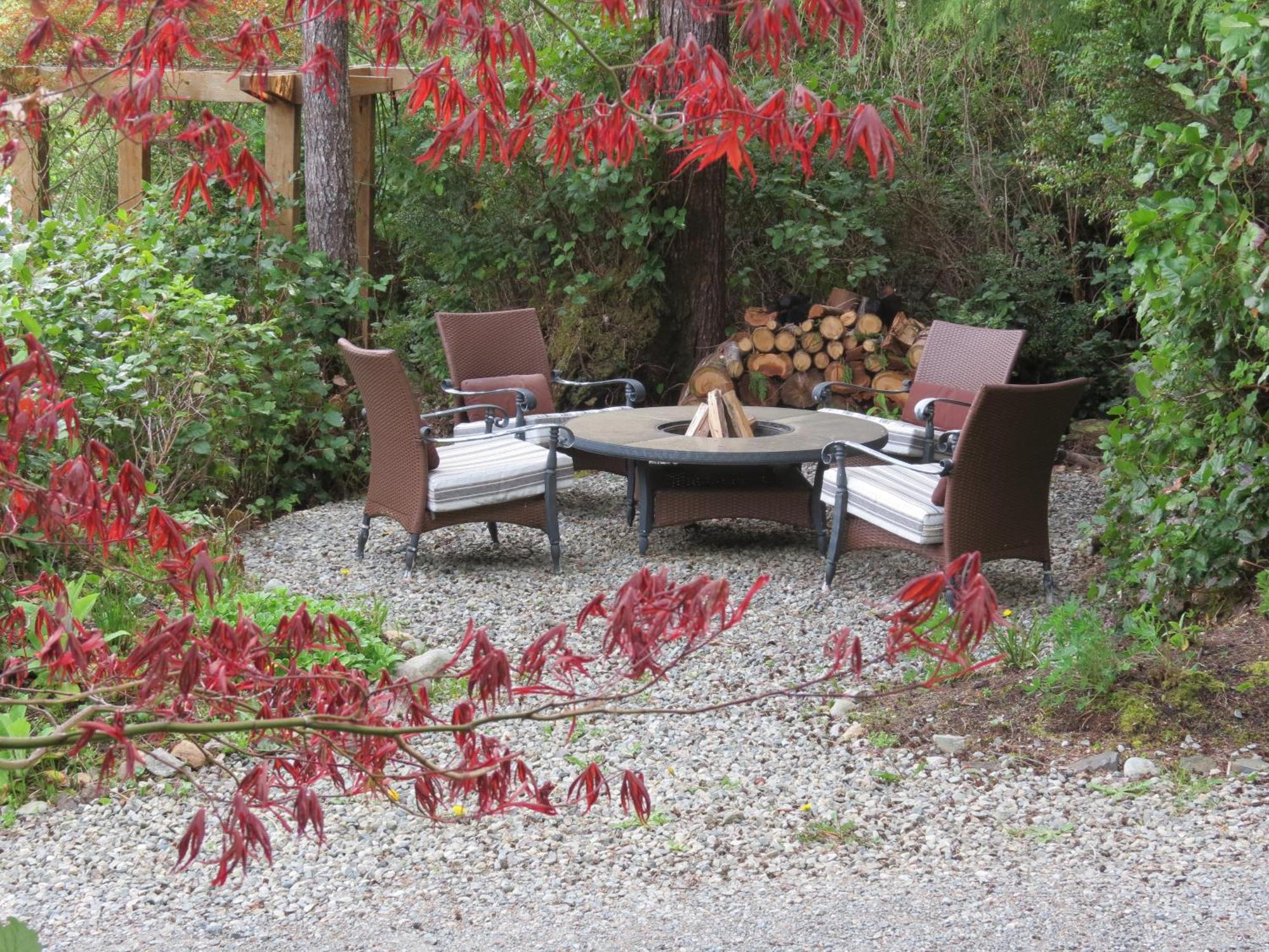Cobble Wood And Bird Sanctuary Guest Houses Tofino Exteriér fotografie