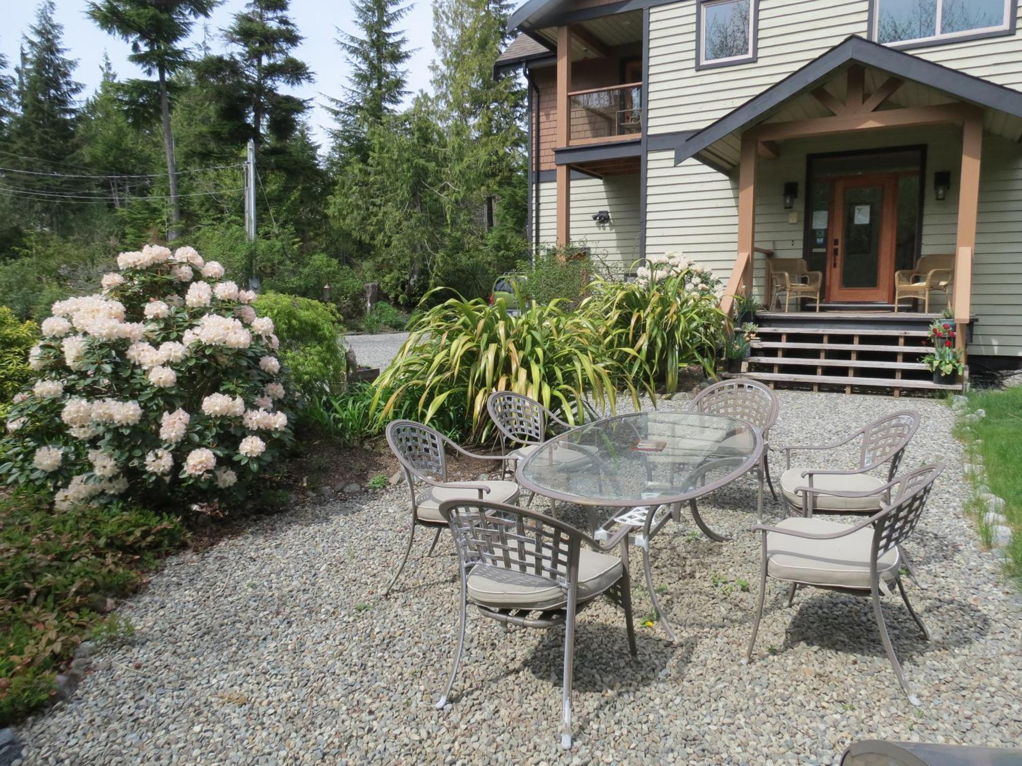 Cobble Wood And Bird Sanctuary Guest Houses Tofino Exteriér fotografie